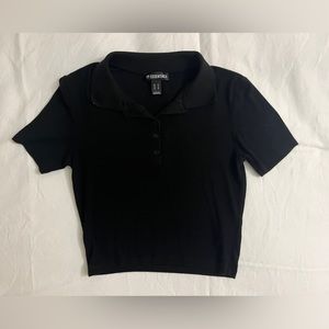 ESSENTIAL Women's Collared Crop Top